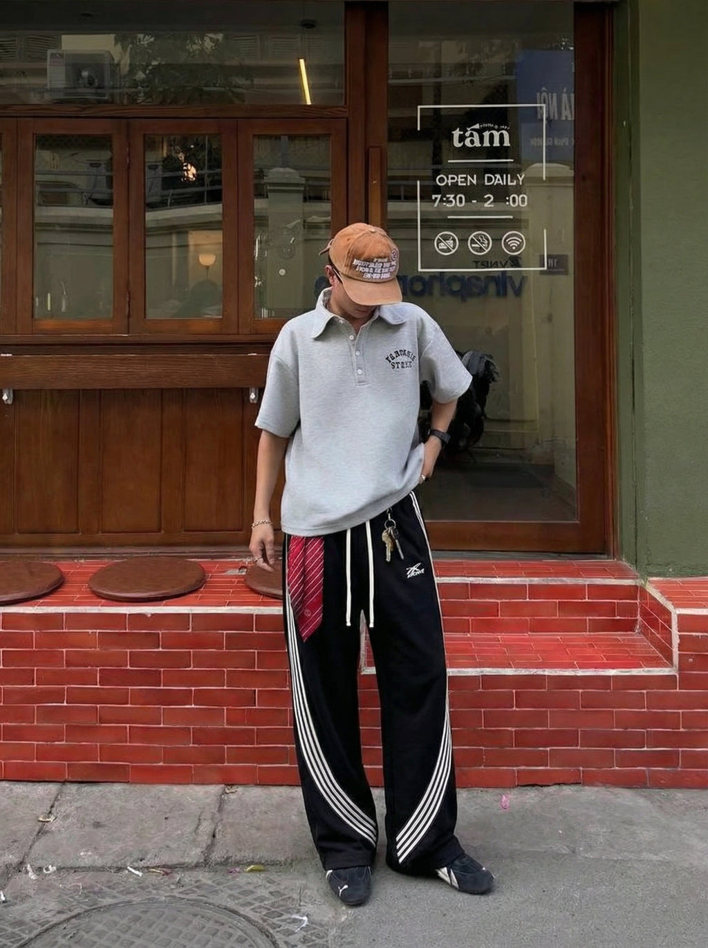 Pantalón deportivo "Archivo"