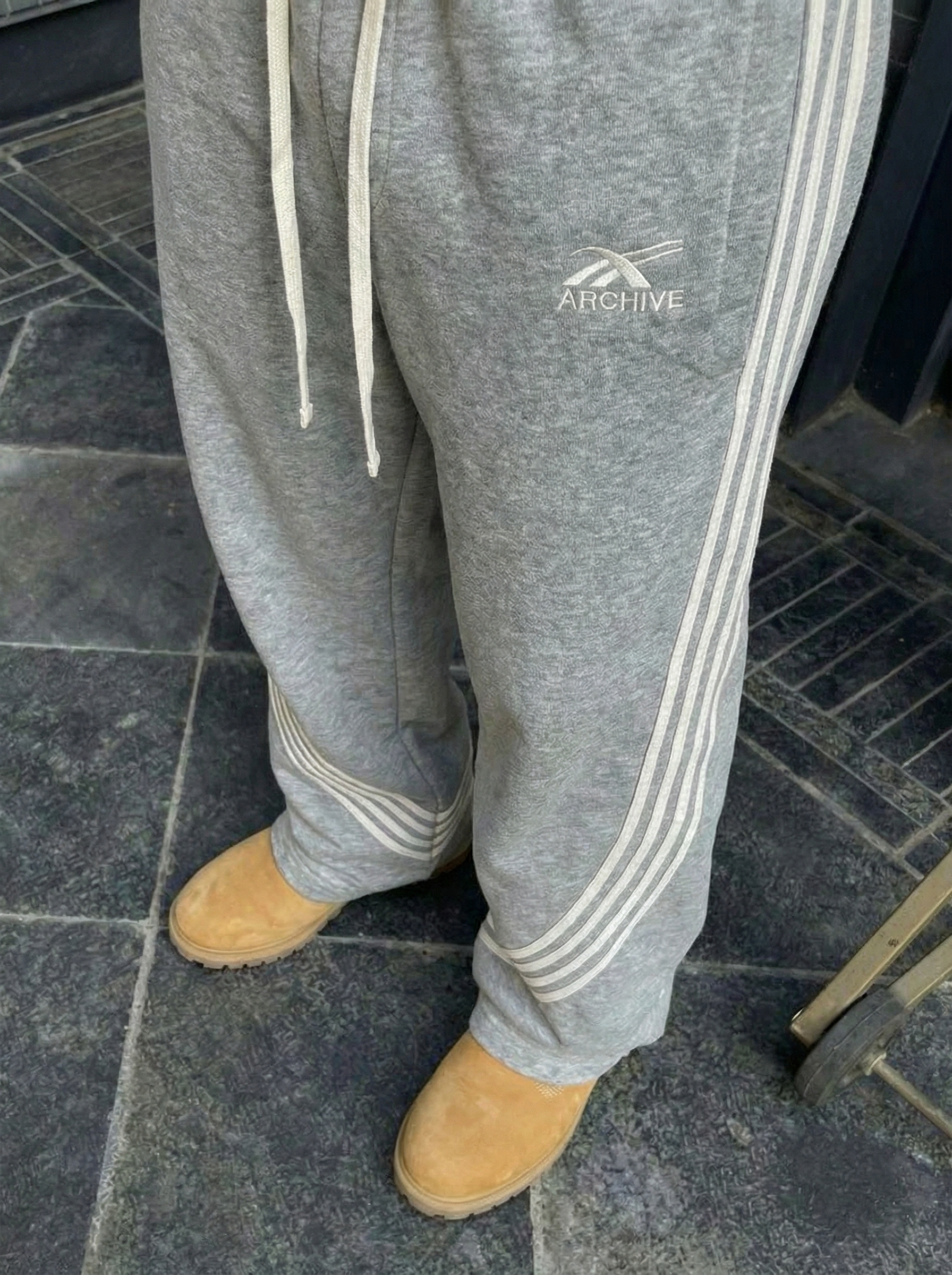 Pantalón deportivo "Archivo"